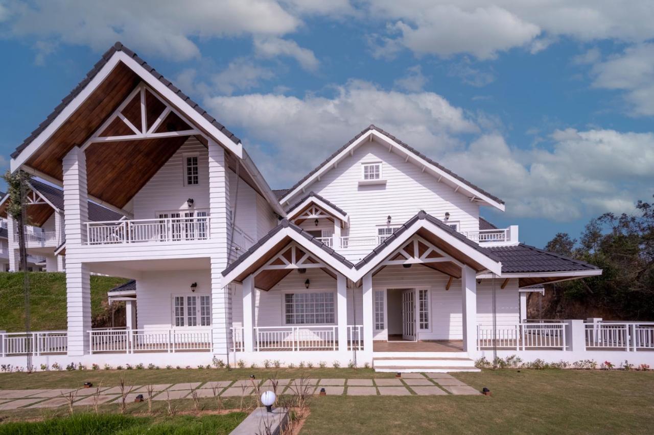 Petals Nilgiris Hotel Ooty Exterior foto